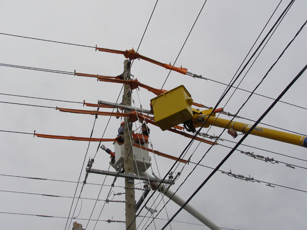 Tensioning Live Wire